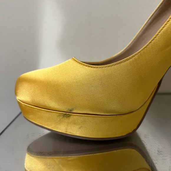Silk yellow pumps - Picture 3 of 5